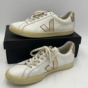 Veja Campo Leather Sneakers in Rose Gold Size 39 (US 8)